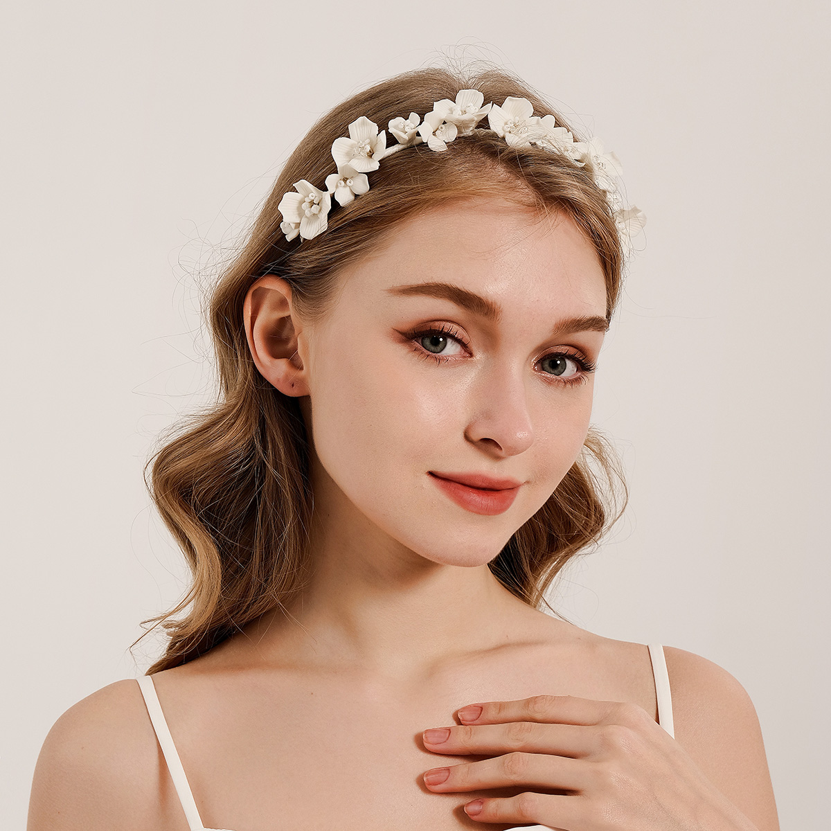 Efily Bride White Flower Hair  - огляд і ціна Wedding Supply Store