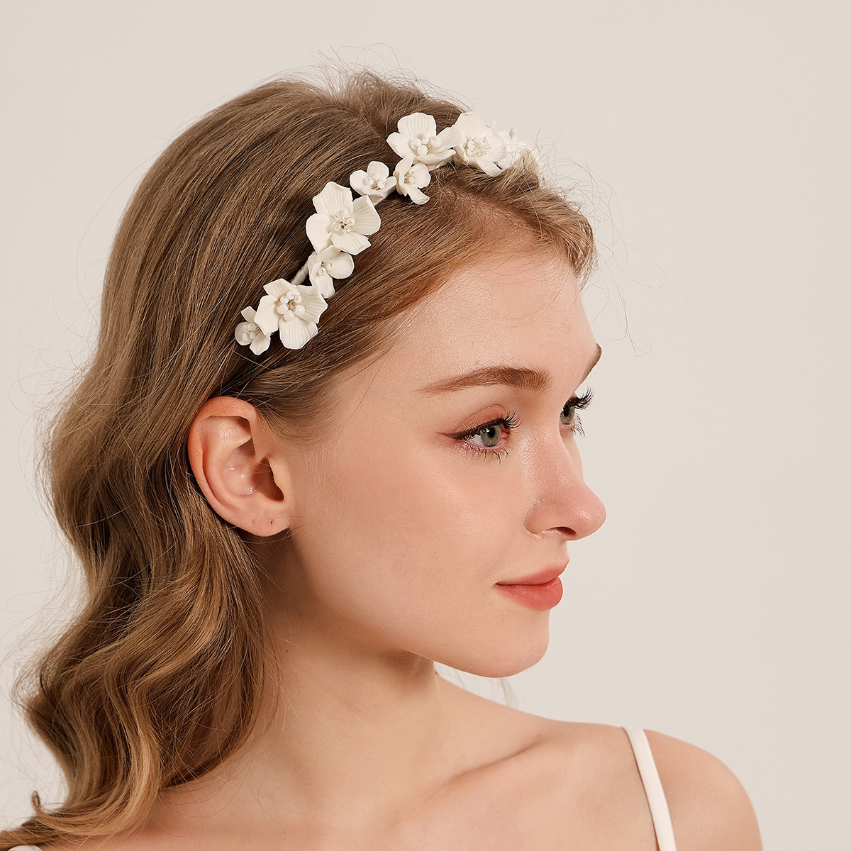 Efily Bride White Flower Hair  - огляд і ціна Wedding Supply Store